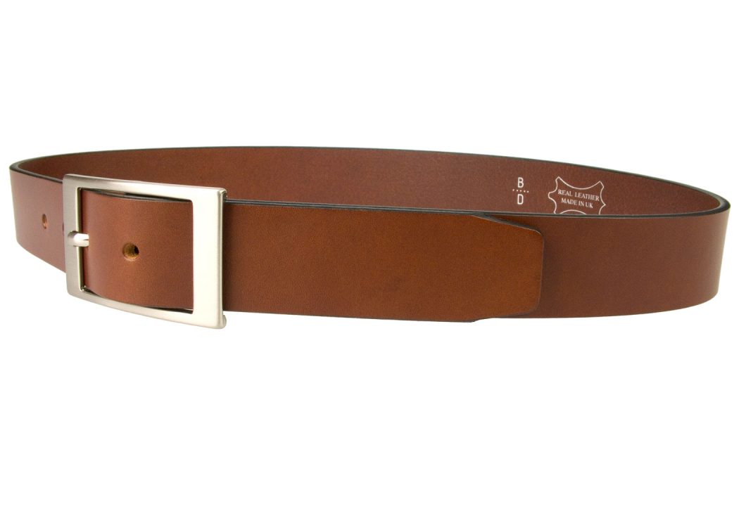 Tan Leather Belt British Made, 3.5cm Wide, Made In UK, Real Leather, Full Grain Italian Leather, 4mm Thick Approx, Italian Hand Brushed Matt Nickel Buckle, Center Bar Whole Buckle, Left Facing Image