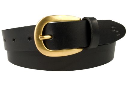 Ladies Black Leather Belt With Hand Brushed Gold Buckle. British Made High Quality Leather Belt. Italian Full Grain Vegetable Tanned Leather. Italian Hand Brushed Gold Plated Buckle. Champion Chase Double Horse Shoe Motif to tip of belt. 3cm Wide (1.2 inch approx).