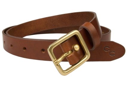 Champion Chase ™ Leather Belt Light Chestnut 2.5 cm Wide. High quality 1 inch wide ladies leather belt. Italian vegetable tanned leather and solid brass buckle. Made in UK by British Craftsmen. Free sliding loop to ensure a flush finish when worn with dresses or loose top. However this belt looks super with smart or casual trousers. Comes with the Champion Chase™ double horse shoe motif.