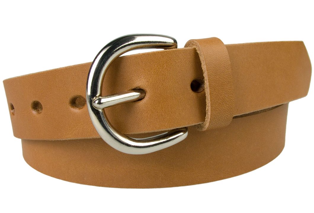 Womens Light Tan Leather Jeans Belt. London 'D' Shaped Silver Tone Buckle (Nickel Plated Solid Brass). 3cm Wide Leather Belt Made In UK. Full Grain Vegetable Tanned Leather. 5 Oval Shaped Holes. Leather Thickness 3 cm Approx.