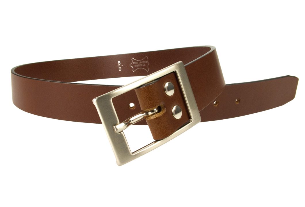 High quality leather belt is made in the UK with an Italian rich Chestnut Brown leather. Italian made hand brushed and lacquered nickel plated buckle. 3.5cm Wide. Leather thickness approximately 3.5 to 4mm thick.