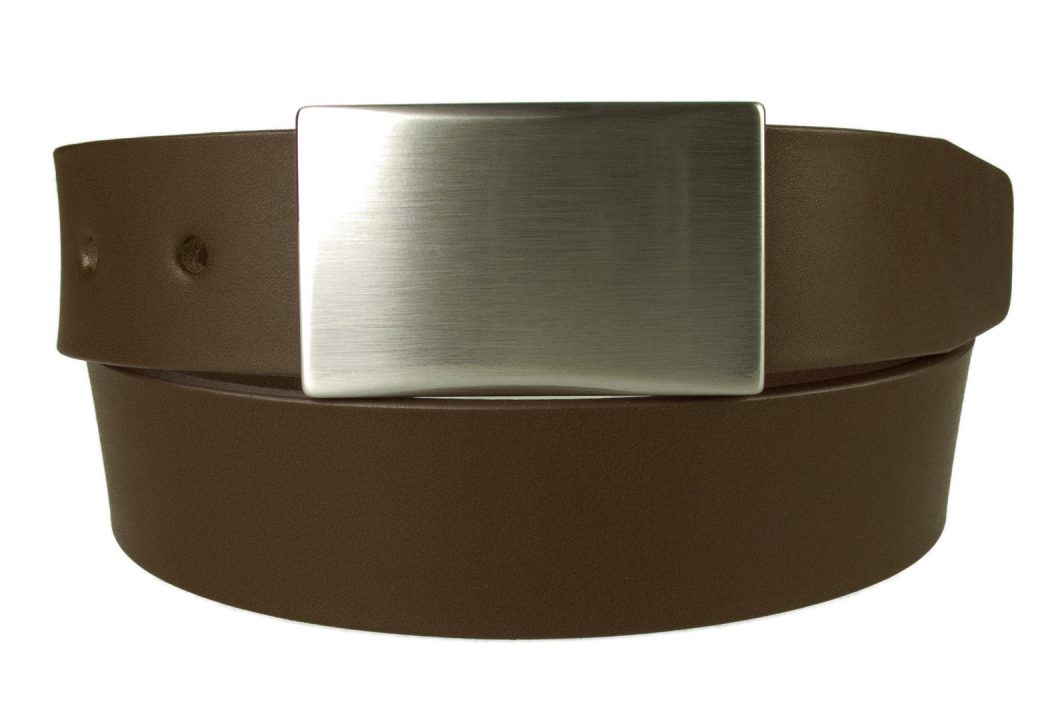 Brown Leather Plate Belt Made In UK. Italian Full Grain Vegetable Tanned Leather. Hand Brushed Nickel Plated and Lacquered Plate Buckle. Five Adjustment Holes. Free Sliding Belt Loop. 35mm Wide. Leather thickness 3.5 - 4mm.